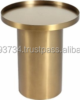 Taburete Otomano de Metal Martillado con Acabado en Latón Antiguo - Product Image 6