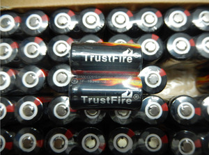 <span class=keywords><strong>Trustfire</strong></span> 16340リチウムイオン充電式バッテリーセル880mah 3.7v、buton top懐中電灯バッテリー付き - Product Image 2