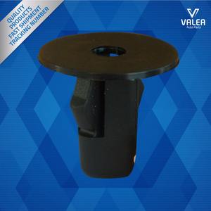 "กระโปรงหน้ารถ & บังโคลนสกรูไนลอนสีดำขนาด: M5.5 (#12) เส้นผ่าศูนย์กลางหัว: 20มม. ความยาวก้าน: 18มม. พอดีกับรู9มม. X 9มม. R - Product Image 1