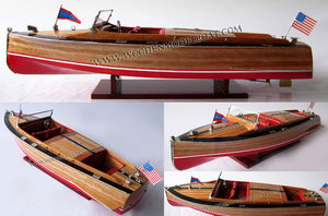 Labradornes — bateau artisanal en bois, modèle dans le dos - Product Image 2