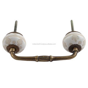 Poignée d'armoire en vrac fait à la main crème en céramique Floral Bridge Design commode poignée Lot Vintage tiroir armoire porte tirer - Product Image 5