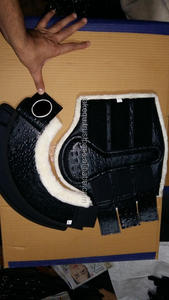 Bottes de cheval brossantes à imprimé d'autruche - Product Image 1