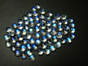 Venta al por mayor Lote Azul Fuego Arco Iris Piedra Lunar Cabujón 4x4MM Alta Calidad Natural Indio Blanco Brillante Corte Piedras Preciosas para Joyería - Product Image 3