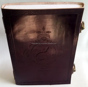 Cuaderno de cuero con 2 cierres diseño de lobo en relieve vintage hecho a mano al por mayor - Product Image 2