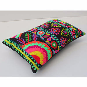 2023 personalizado bordado a mano 16X24 pulgadas algodón Suzani funda de almohada nuevo diseño Floral colorido técnica de punto para uso doméstico - Product Image 2