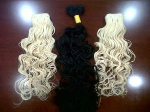 Extensiones de cabello humano natural sin procesar virgen brasileña original Trama de cinta rizada con ventaja de estilo sin procesar - Product Image 5