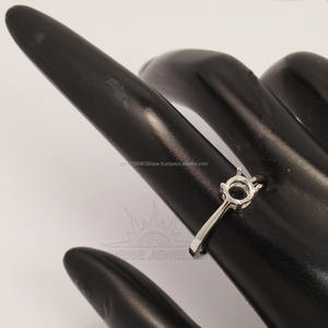 Bague simple et élégante de 6 mm, en argent sterling 925, avec sertissage pré-encadré, poli rhodié, design personnalisé pour mariage - Product Image 2