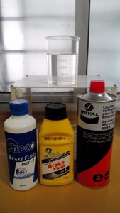 Líquido de Frenos Automotriz Premium ROYAL DOT-3, Aceite Base Lubricante de Rendimiento Óptimo - Product Image 4