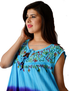 Top en rayonne à encolure dégagée élégant le plus vendu pour les femmes Design décontracté tissé tissé lavable pour un usage quotidien et les fêtes - Product Image 3