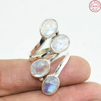 Étonnante bague en pierre de lune arc-en-ciel en argent sterling 925 avec un design classique au look élégant