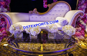 Canapé deux places en bois de designer italien Love Seat pour mariages et décorations indiennes - Product Image 4