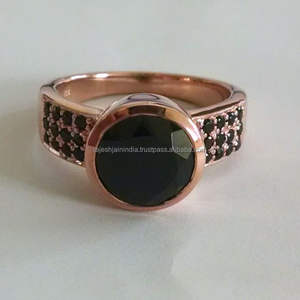 Anillo de racimo de bisel de oro de 18 quilates vintage con espinela negra y diamante para compromiso, joyería elegante para aniversario de boda - Product Image 1