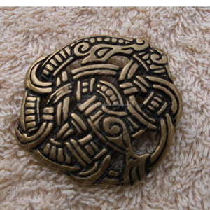 Hebilla de Cinturón Medieval Vikinga TIGER TOUCH, Hebillas de Latón Sin Níquel con Decoración Hecha a Mano para Cinturones y Prendas - Product Image 1