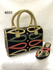 ชุดกระเป๋าถือและรองเท้าสไตล์แอฟริกัน - Product Image 1
