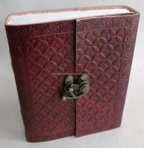 Journal en cuir gaufré A5 vintage, carnet de notes en cuir à couverture rigide, parfait cadeau de bureau pour hommes et femmes - Product Image 1