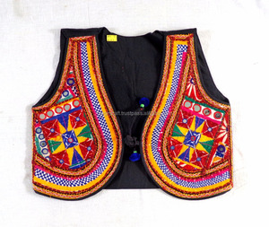 Chaqueta Bordada Vintage con Diseño de Espejo Kutch - Chaleco Sin Mangas Bordado a Mano al por Mayor - Chaleco Indio para Mujer - Koti - Shrug - Product Image 3