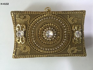 H4127 sacs de soirée pour femmes, or et argent, faits à la main, pochette en métal, fourre-tout perlé, sac à main à motifs, achats en ligne en Inde - Product Image 6