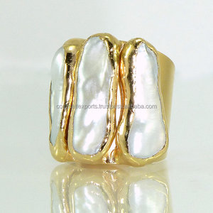 Anillo de Plata con Perla Grande, Diseño Moderno, Color Plateado, para Mujer - Product Image 1