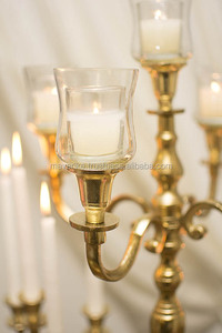 Candélabre doré en métal nouveau design avec tasses votives en verre et mise en accusation de fleurs pour les centres de table de décoration de fêtes de mariage - Product Image 4