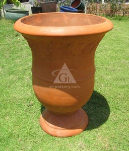 Juego de 2 Macetas Elegantes de Terracota Modernas, Talladas a Mano, Ecológicas, Ligeras, para Decoración de Interiores/Exteriores, Hogar y Jardín - Product Image 1