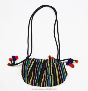 เวียดนามม้งพร้อมกระเป๋าปอมปอม - Product Image 1