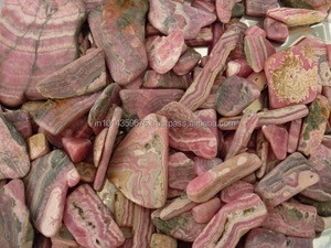 
 
 
 Pierres brutes de quartz rose naturel en gros pour la fabrication de bijoux - Directement des mines indiennes - Product Image 3