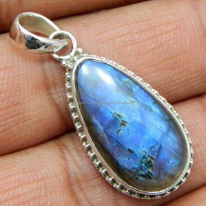 Pendentif en argent sterling 925 avec pierres précieuses en labradorite avec breloque de style vintage plaqué or pour cadeaux - Product Image 1