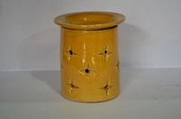 Brûleur d'encens et diffuseur d'huiles essentielles en poterie artisanale marocaine, art populaire, parfum rose et lavande, artisanat traditionnel de Marrakech, vente en gros