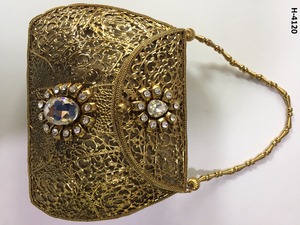 Pochette en métal artisanale Vivid H4115, or et argent, soirée élégante, demi-lune, pierres perlées, fermeture magnétique, satin - Product Image 6