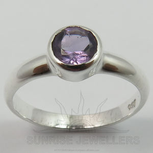 Toutes les tailles disponibles, argent sterling massif 925 pur, véritable améthyste violette facettée, sertie de pierres précieuses, bague fine - Product Image 1