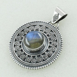 Pendentif en argent sterling 925 avec pierre de labradorite beau design plaqué or style vintage pour fête ou tenue de tous les jours - Product Image 1