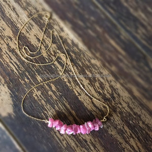 Venta al por mayor de Chips de Rubí, diseños de collar de piedra, joyería de moda Unisex hecha de Plata de Ley 925 para regalo o boda - Product Image 1