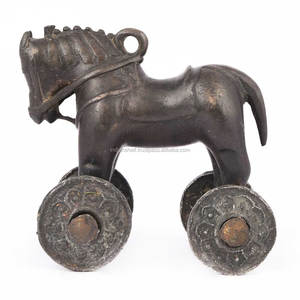 Hint el yapımı antik bronz pirinç atı üzerinde tekerlek tapınak oyuncak 9x6 cm antik bronz at heykeli ev dekor - Product Image 3