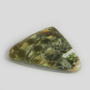 Cabochon triangulaire en nacre de 28x33 mm, 4,25 grammes, pierre précieuse artisanale en vrac pour la création de bijoux fantaisie - Product Image 3