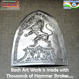 Art mural en métal martelé, lion sur laiton, repousse personnalisé - Product Image 6