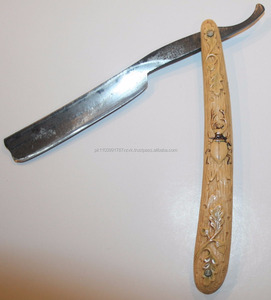 <b>Straight</b> <b>Razor</b> with designed brown Handle - Product Image 1