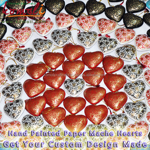 Jet Black Papel pintado a mano Mache Heart Ornament Navidad Decoración, hecho a mano Holiday Home Decor - Product Image 5