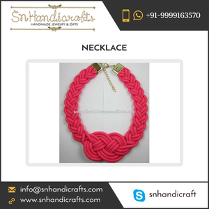Collar de Cuerda con Nudos en Color Rojo, Venta al Por Mayor, Colección Única Hecha a Mano - Product Image 1