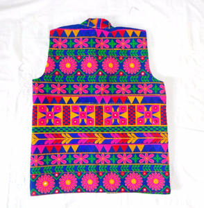 Venta al por mayor de chaquetas bordadas a mano de verano de talla grande para hombre-Vintage étnico Banjara Gypsy chaquetas estilo Hippe chalecos - Product Image 4