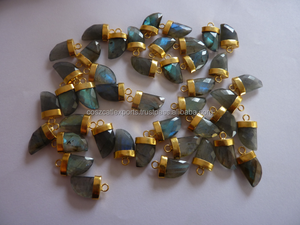 Colgantes de piedras preciosas de diente de tiburón labradorita chapados en oro y rodio para fiestas - Product Image 3