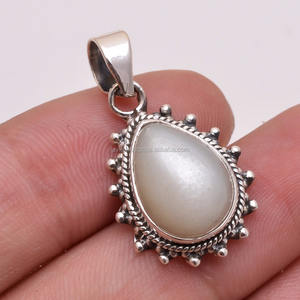 Colgantes de piedra lunar natural, joyería al por mayor, joyería de moda hecha a medida, material de Plata de Ley 925 - Product Image 1