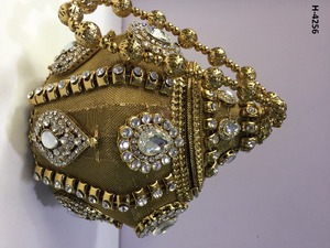 H4251 Sacs de soirée pour dames, or et argent, faits à la main, pochette en métal, fourre-tout à perles, sac à main à motifs pour les achats en ligne en Inde - Product Image 6
