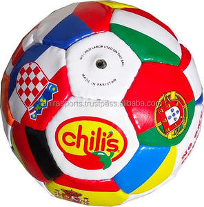 Balón de fútbol con bandera para aficionados al fútbol y jugadores - Product Image 1