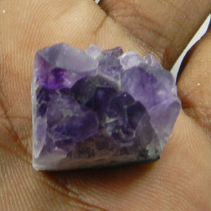 พลอยดิบอเมทิสต์สีม่วงธรรมชาติ ทรงแฟนซี คัพบอชอน ขนาด 13*19 มม. น้ำหนัก 6.10 กรัม - Product Image 3