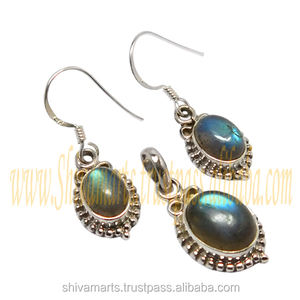 Belle superbe femme mode en argent Sterling ensemble de bijoux de pierres précieuses plaqué or Labradorite pendentif boucles d'oreilles pour les fêtes - Product Image 2