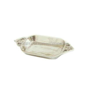 Plats et assiettes en métal Plateaux et plats de service modernes personnalisés Plats de forme carrée en métal aluminium avec bordure plate en relief de fleurs - Product Image 5