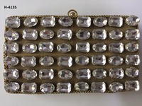 Pochette de Soirée Élégante H4131 pour Femme – Sacs à Main Tendance Or et Argent avec Chaîne Perlée et Fermeture Éclair Métallique Décorative