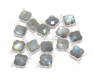 พลอยลาบราดอไรต์ธรรมชาติพร้อมขั้วต่อฝาปิดสองใบรูปใบโคลเวอร์ดีไซน์แบบแฮนด์เมดชุบทอง - Product Image 5