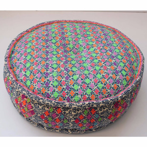 Nouveau design Coussin pouf indien tendance Pouf brodé de haute qualité pour la décoration de la maison Pouf pouf brodé rond de créateur - Product Image 1