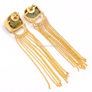 Pendientes de Aro con Borlas y Dos Piedras de Cuarzo, Chapados en Oro de 18K, Diseño Único y Moderno, para Fiestas y Bodas - Product Image 3